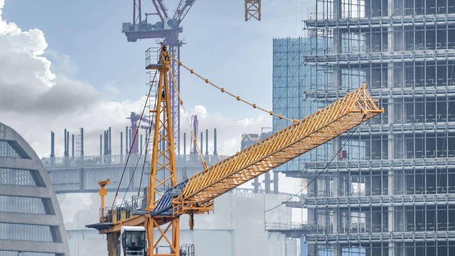 Baustelle mit Kran