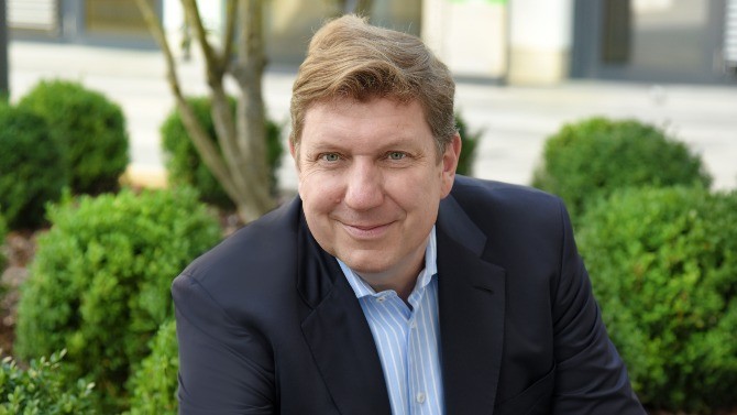 Prof Dirk Honold