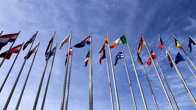 Flaggen der EU-Mitgliedsstaaten