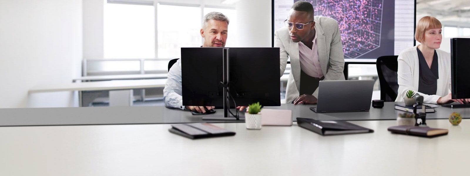 Geschäftsleute am Computer