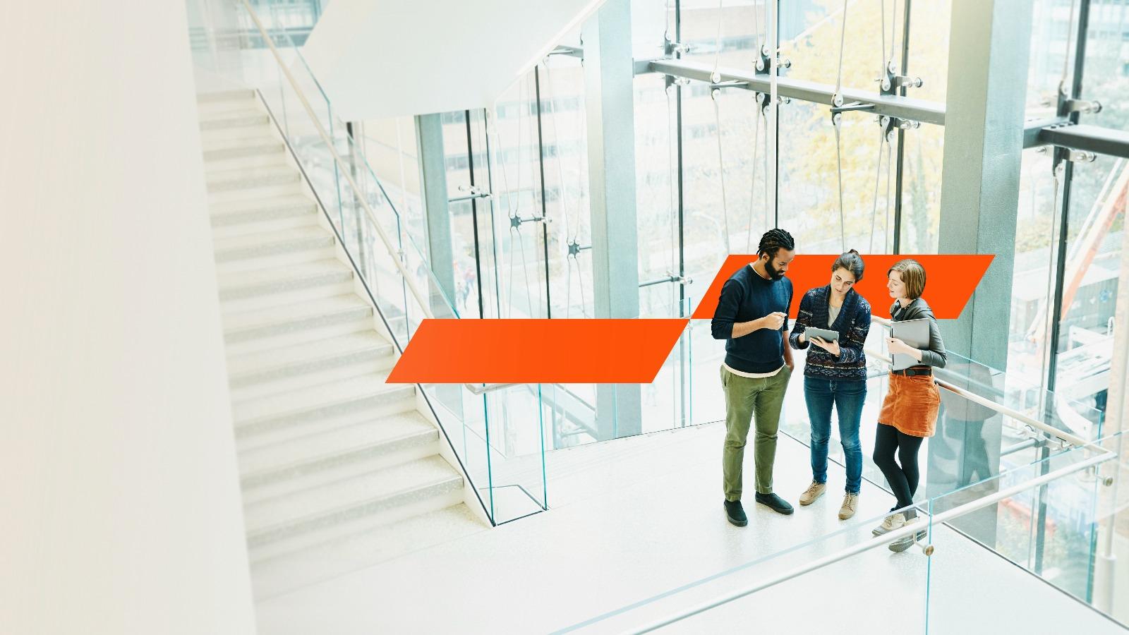 Mitarbeiter auf Treppen