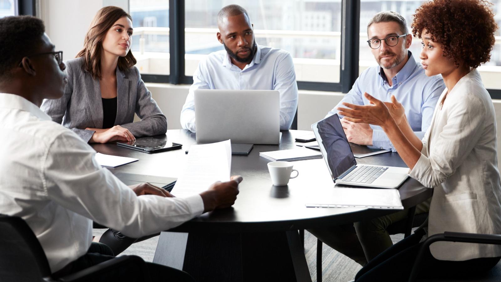 Kollegen im Gespräch