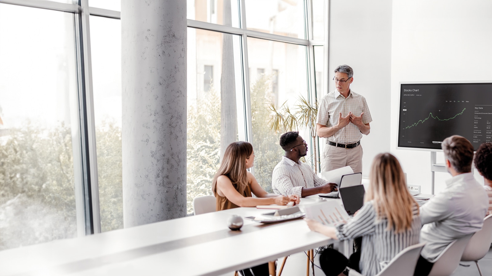 Meeting in hellem Raum