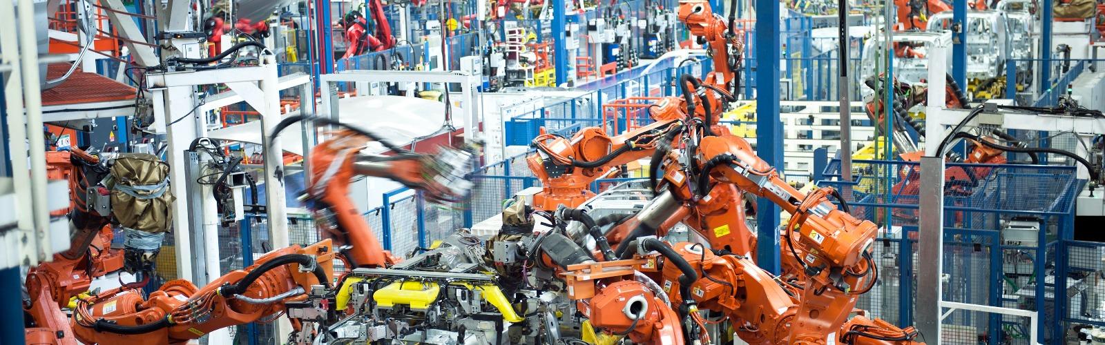 Roboter in Fertigungsanlage