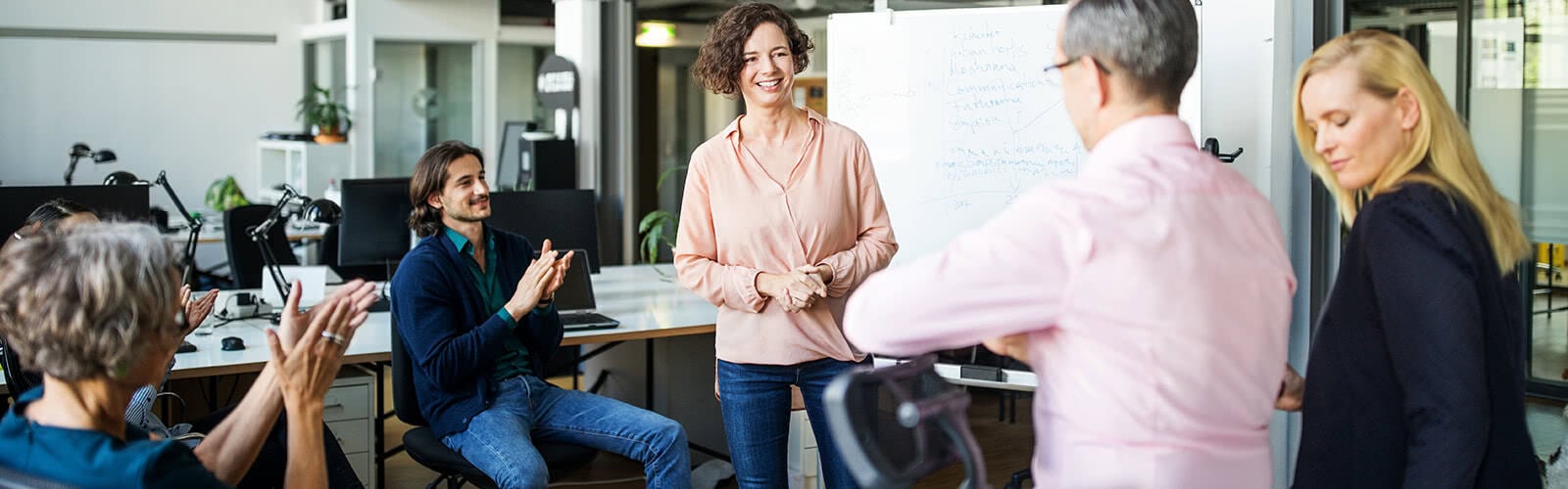 Meeting mit sechs Leuten