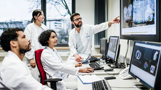 Interview „Krankenhäuser müssen jetzt in CyberSicherheit
