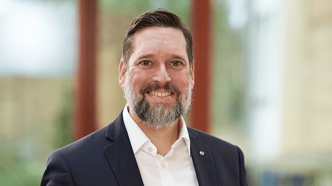 Andree Simon Gerken verantwortet als Partner bei PwC Deutschland im Bereich Nachhaltigkeitsberatung unter anderem die technologische Transformationsplanung und Wirtschaftlichkeitsbewertung in Kundenprojekten