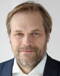Dr. Arne Schnitger