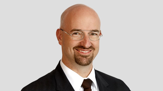 Eiko Ermold is a Director for Consulting Services around Cloud Transformation Governance at PwC Germany