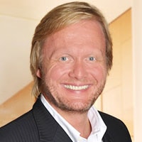 Jan Stüben - Senior Manager bei PwC Deutschland