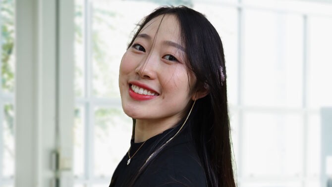 Jing Yu is a global sustainability expert with extensive experience in leveraging technology and innovation to drive positive environmental and social impacts.