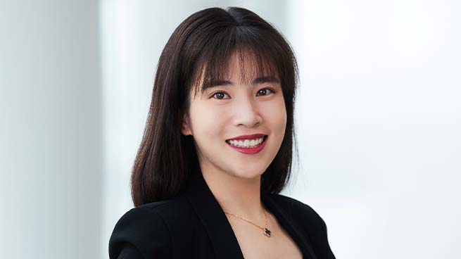 Jingyi Zuo provides compliance services for cloud service providers for PwC Germany