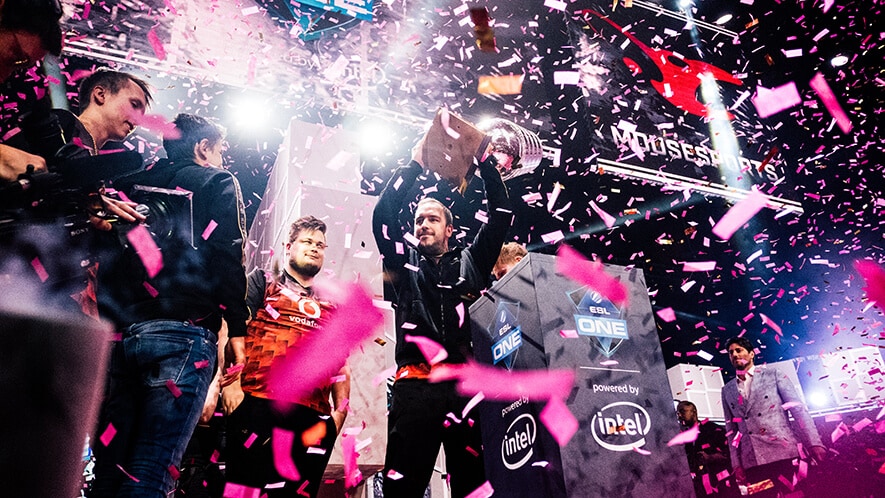 Sieg auf der ESL One New York im September 2018 mit 125.000 US Dollar Preisgeld für das mousesports Counter-Strike-Team